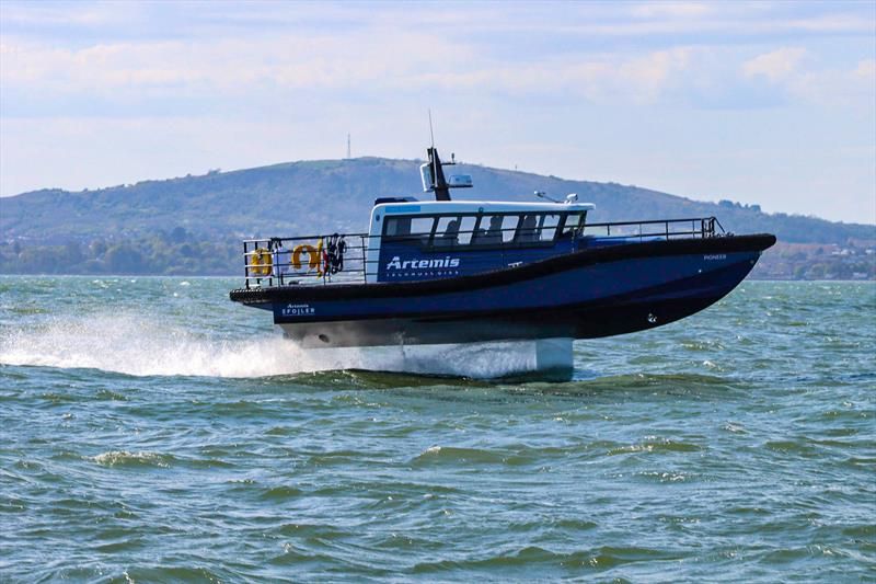 Artemis Technologies EF-12 Workboat foiling
