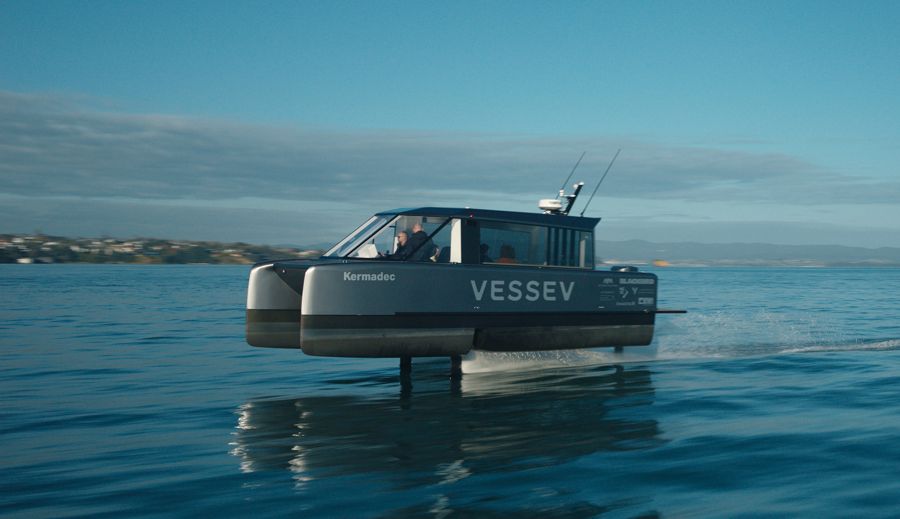 Vessev VS-9 passenger vessel foiling